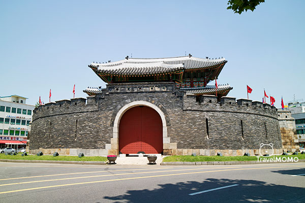 Paldalmun of Suwon Hwaseong Fortress in South Korea 南韓水原華城八達門