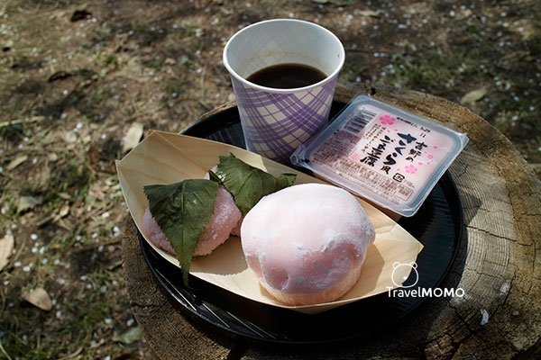 Snacking in Yoshinoyama 吉野山小吃