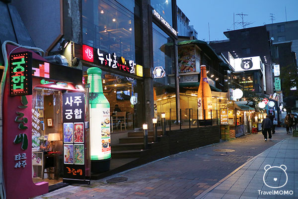 Club street in Hongdae, Seoul 首爾弘大酒吧街