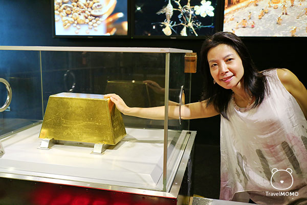The gold brick in New Taipei Gold Museum 新北市黃金博物館的金磚