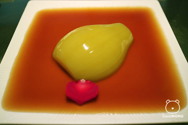 A Jiao private kitchen signature dish: stewed bottle gourd 