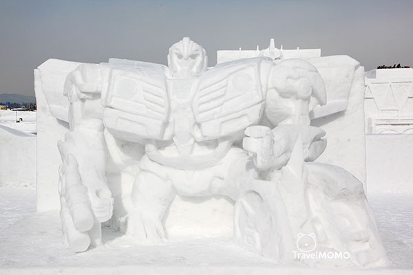 Transformer snow sculpture at Asahibashi Site in 2012