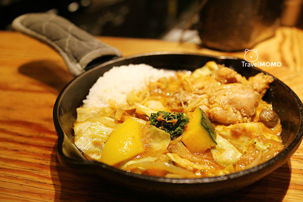 Camp, a vegetable curry restaurant chain in Japan. 野菜を食べるカレー camp