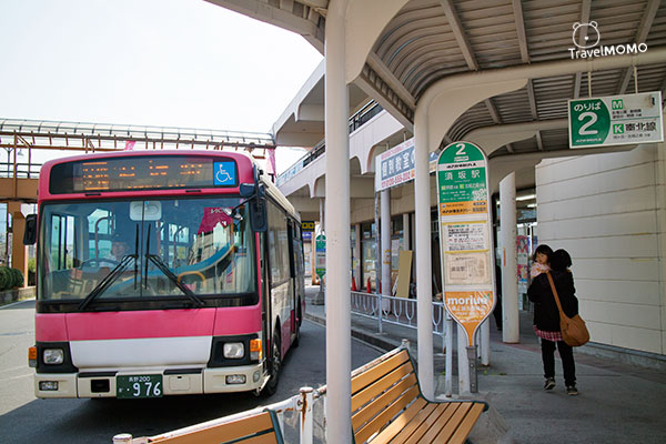 Bus stop at Suzaka station. 須坂巴士站
