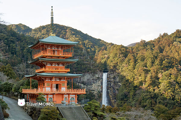 Saigokujunrei pagoda 青岸渡寺三重塔